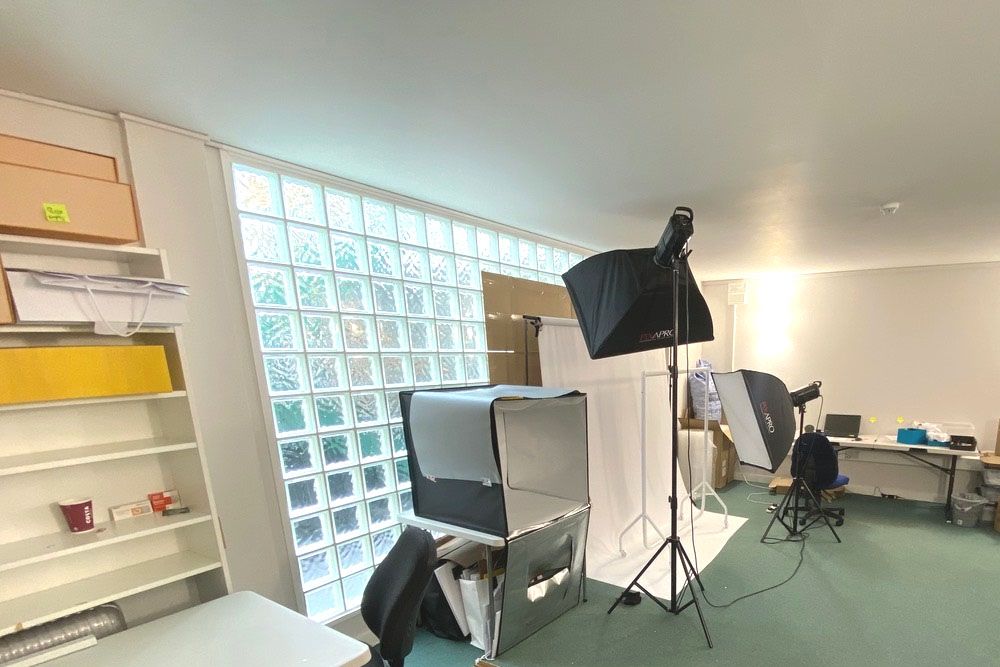 Bicester Suit for rent to suit all needs